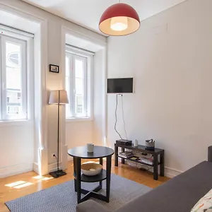 remodeled-w-elevator-1-bedroom-for-4-pp-alfama.hotels-lisbon-portugal.com/
